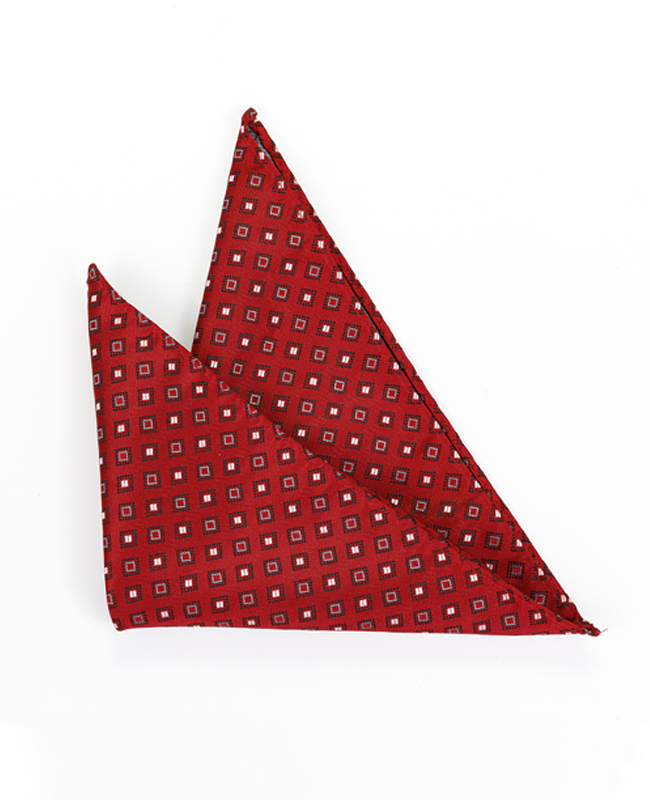 Can I use bleach when cleaning pocket squares?